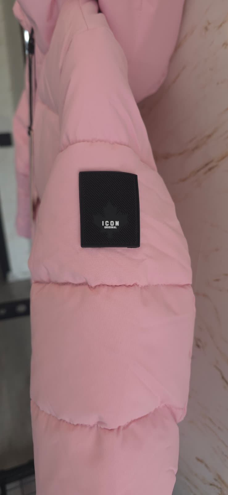 ICON winterjas roze detail mouw links
