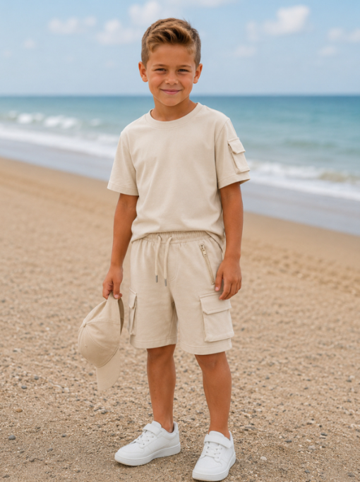 Beige jongens zomerset met T-shirt en cargo short | DeNa Kids Boutique"