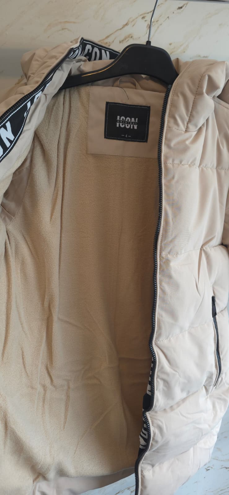 ICON beige gewatteerde winterjas voor jongens met capuchon van DeNa Kids Boutique