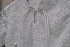 Witte kanten blouse meisjes strikkoordjes en kant detail halsopening