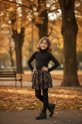 Meisjes gelaagde rok met zigzagprint donkerbruin - zwart turtleneck - herfstpark | DeNa Fashion