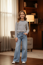 Meisjes lichtblauwe wide leg jeans met gestreept shirt - indoor | DeNa Fashion