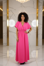 Modena roze maxi jurk met V-hals, korte mouwen en gerimpelde taille - damesmodel - luxe interieur | DeNa Fashion